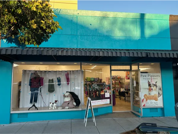 Entrance to a pet supply store